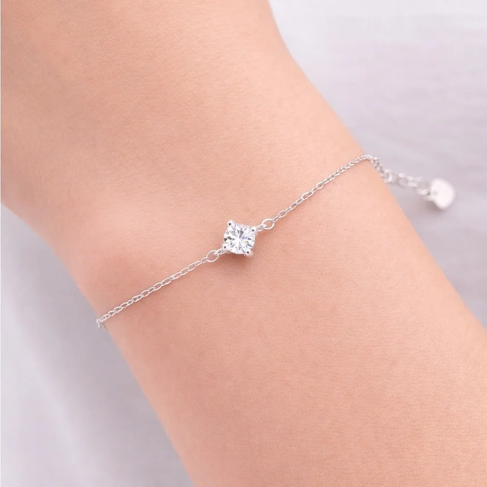 925 Sterling Silver 4-Prong Round White Zircon Charm Bracelet New in Packaging